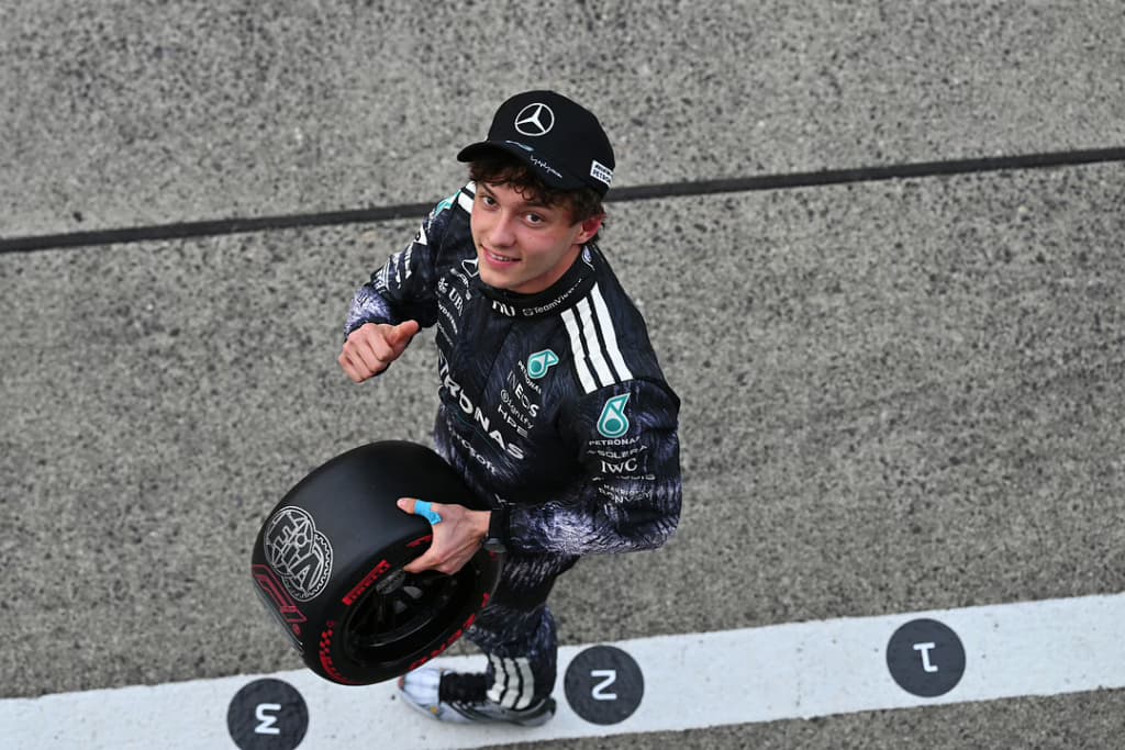 F1 Insider Warns George Russell of Antonelli Threat: ‘Treat Him Like Lewis Hamilton’