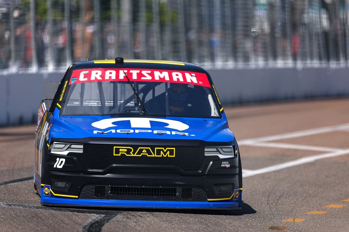 Reviving Legends: Pro Trucks Dominate Daytona 500 with Spectacular Racing!