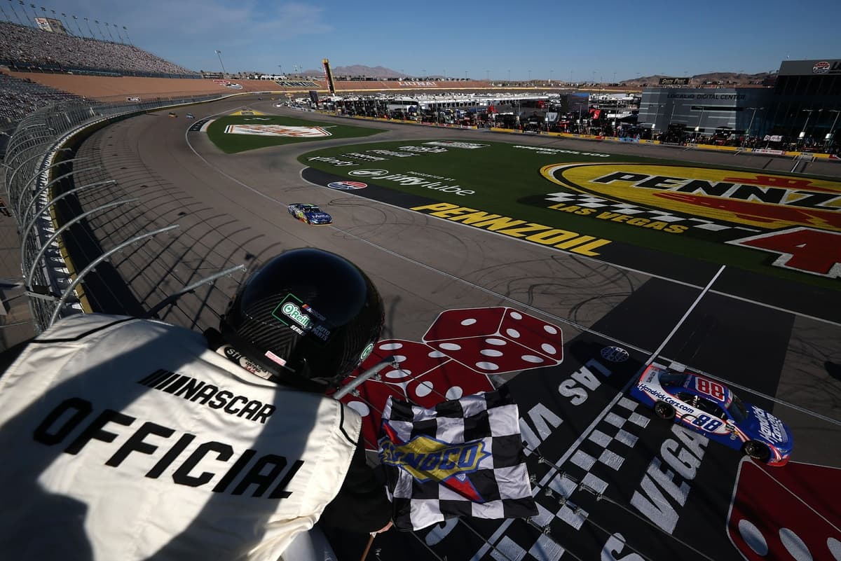 Kyle Larson's victory in Vegas secures his dominant championship push!