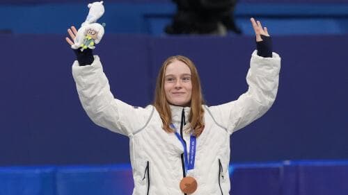 Stoddard Sizzles as Gold Medallist in Intense Short Track Race!