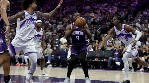 Get pumped for LeBron vs. Russell at the Staples Center this evening! 🧵🏀 Thrilling previews before the buzzer-beating clash!