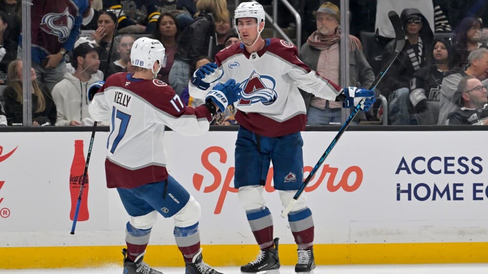 Avalanche get a pair of lucky goals and hold off Kings 4-2, taking a 3-0 series lead