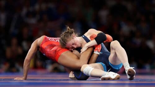Sarah Hildebrandt, Olympic wrestling gold medalist, eschews fear to end retirement