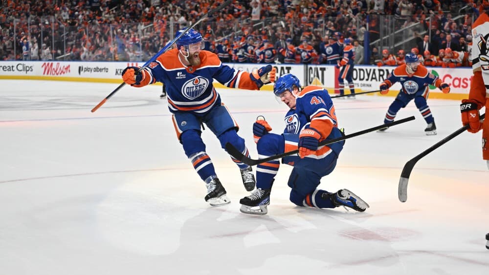 Kapanen’s 2nd goal of game with 1:54 remaining lifts Oilers over Ducks 4-3 in playoff opener