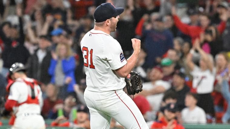Former Red Sox Pitcher Reportedly Signs Minor League Contract