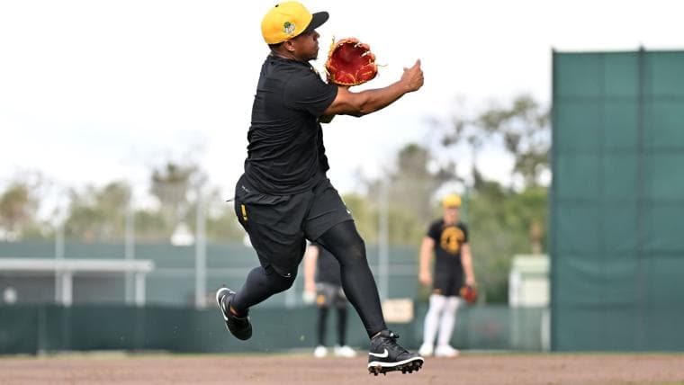 Pirates DFA Former Red Sox Infielder Amid Konnor Griffin Promotion