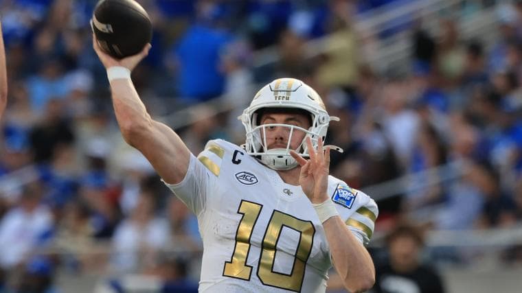 Patriots Reportedly Among Top-3 Teams Interested In Electrifying College QB