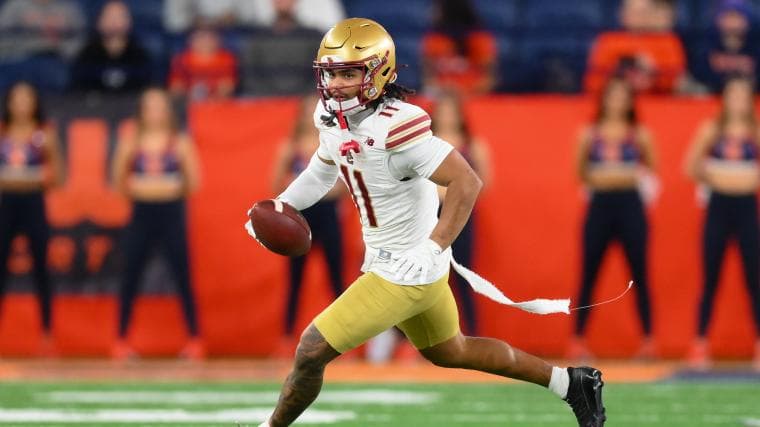 Patriots' Mike Vrabel Spotted Chatting With Record-Breaking Receiver At Boston College Pro Day