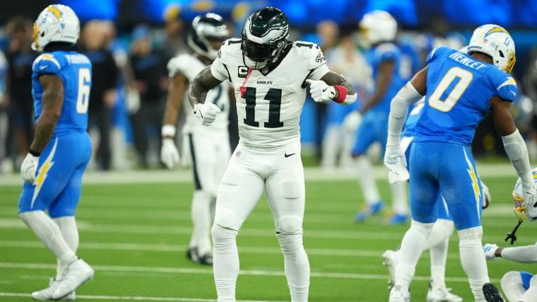 NFL Insider Shares Scary A.J. Brown Update For Patriots Fans