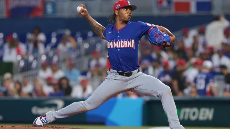 Brayan Bello's Heroic Home Run Lights Up Fenway Park!