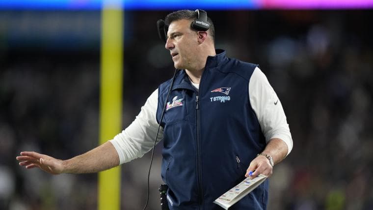 Patriots' Mike Vrabel Gets Hands On Work With Projected First Rounder At Pro Day