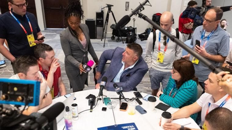 Patriots Player Praises Mike Vrabel For 'Being Open And Honest' Amid Dianna Russini Scandal