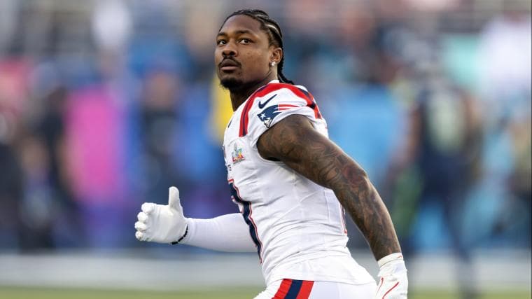 Former Patriots Starter Wants Stefon Diggs To Join Him On AFC Rival