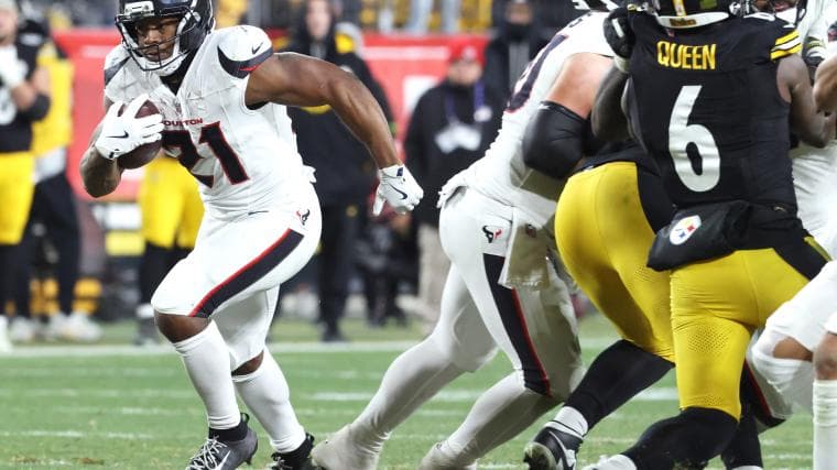 Why Patriots Should Look To Sign This Four-Time Pro Bowl RB This Offseason