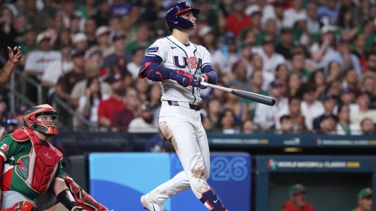 Jeter's Lightning Strike: Yankees' Final Stand Against Streak Ends!