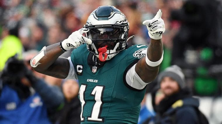 A.J. Brown Works Out With New Patriots Player, Fueling Trade Rumors