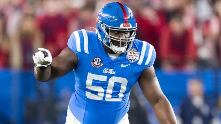 Patriots Linked to Surprise Offensive Line Prospect After Recent Meeting