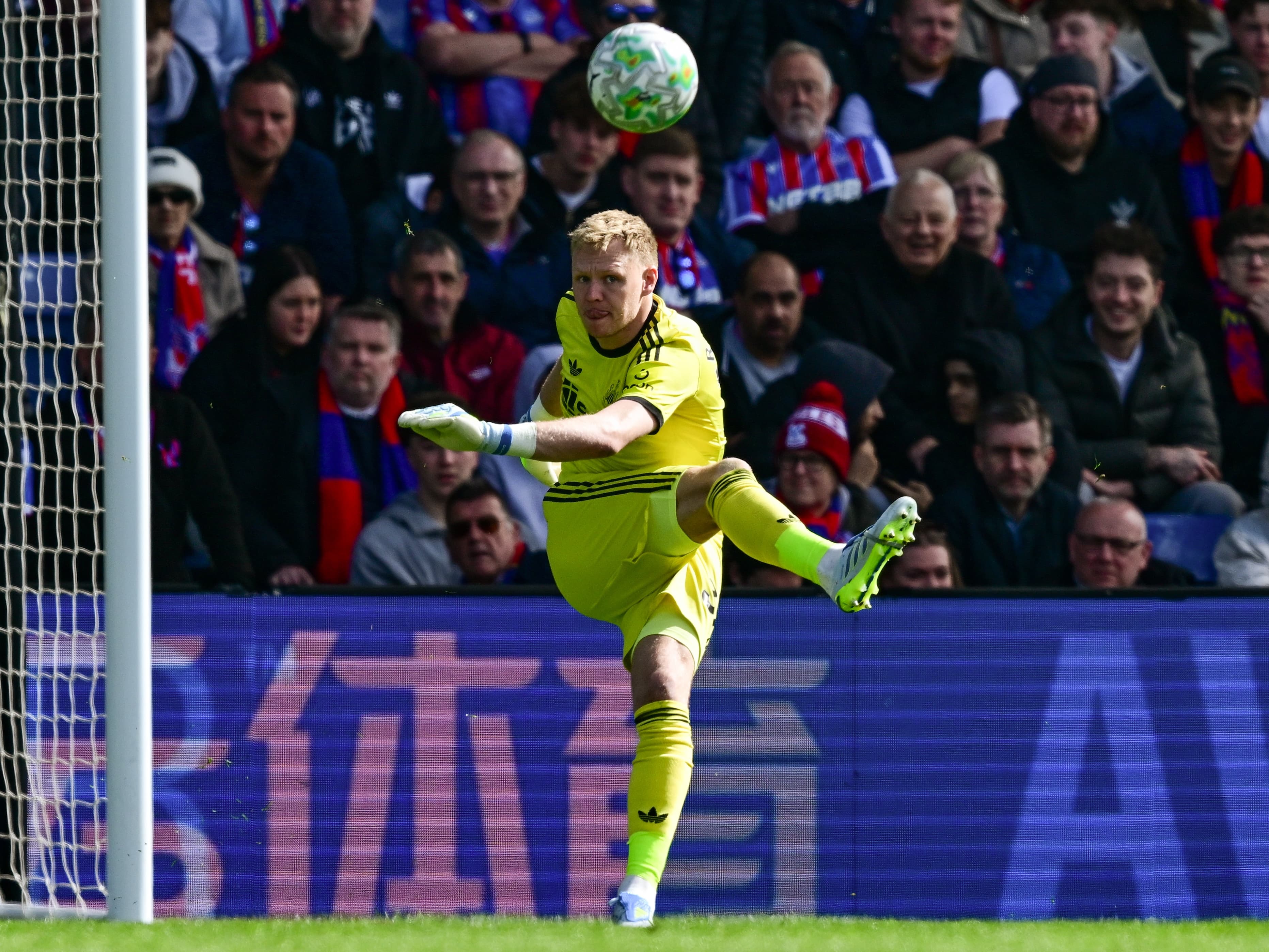 Ramsdale shortlisted for Coca-Cola Save of the Month award for April