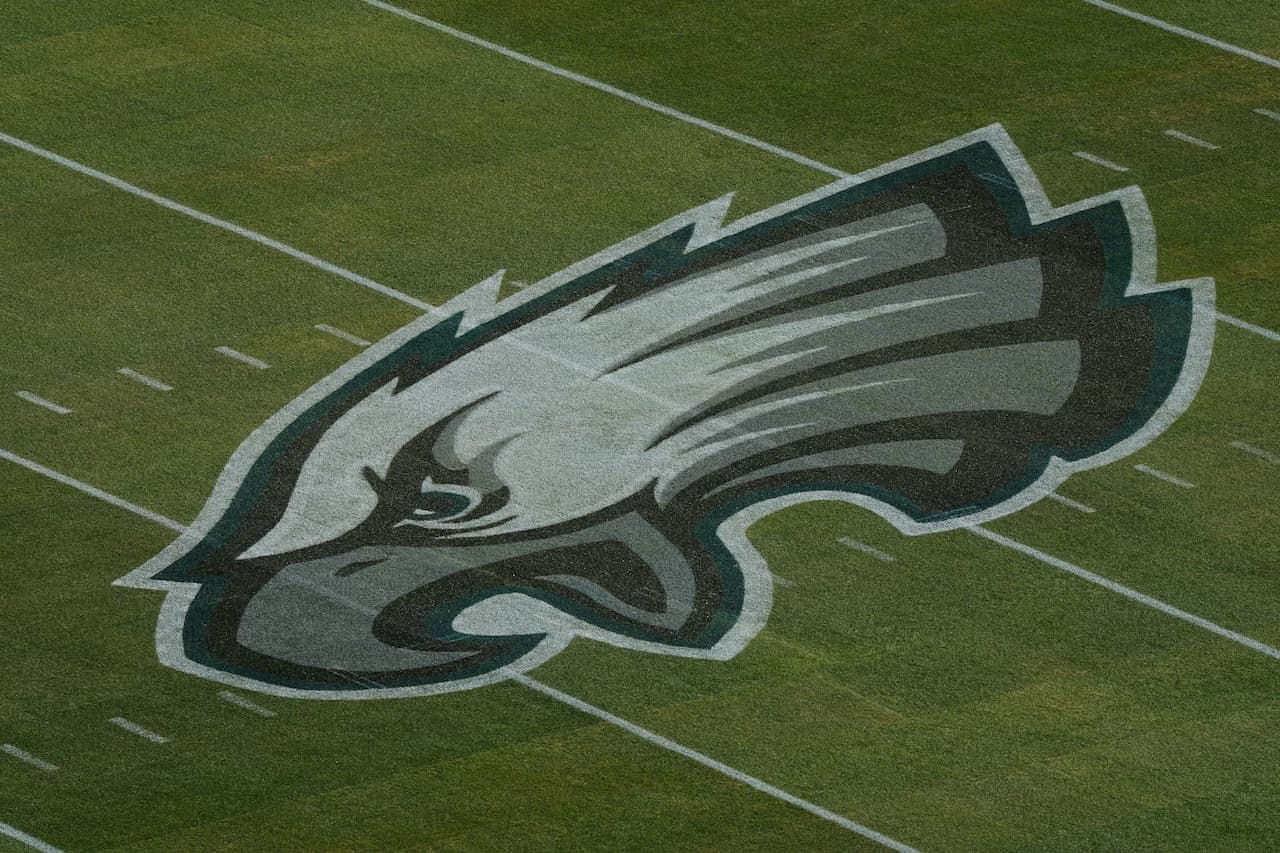 Eagles’ newest addition soars into Philadelphia to join the team ... literally, he’s a pilot