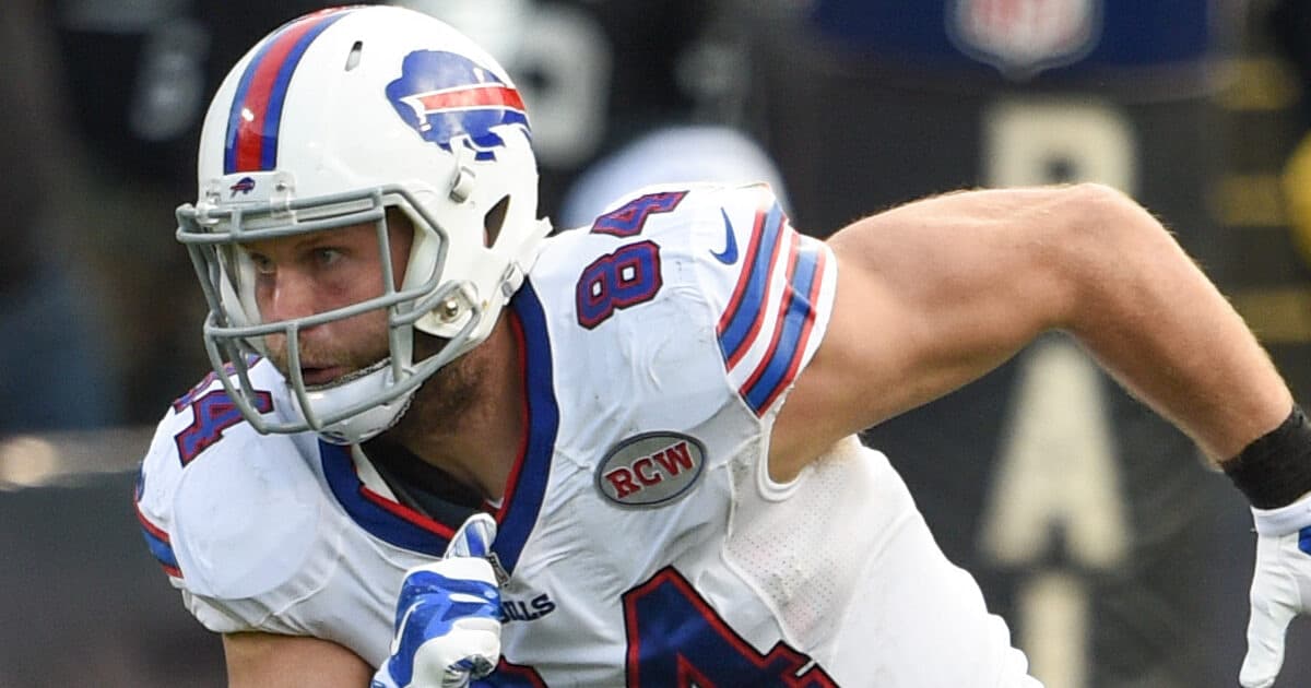 Former NFL tight end steps down from Iowa high school football head coaching position