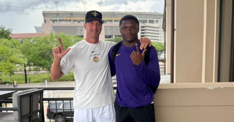 Insider says LSU ‘has the ammunition’ to flip No. 1 WR Easton Royal from Texas