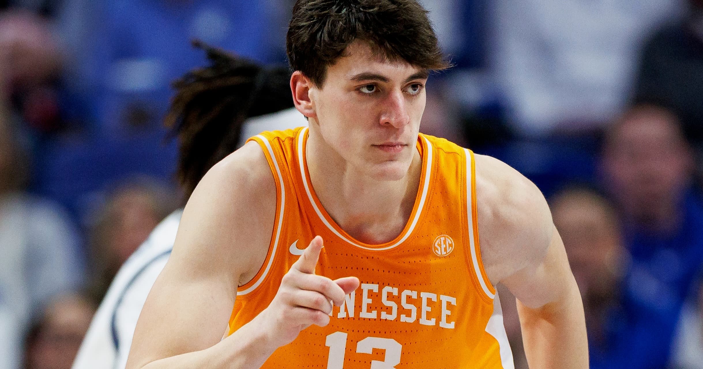 Tennessee transfer J.P. Estrella commits to Michigan