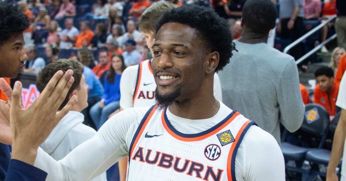 Auburn guard Kevin Overton to return for senior season