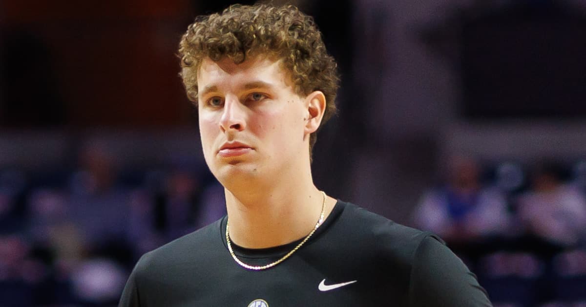Florida center Micah Handlogten plans to enter NCAA transfer portal