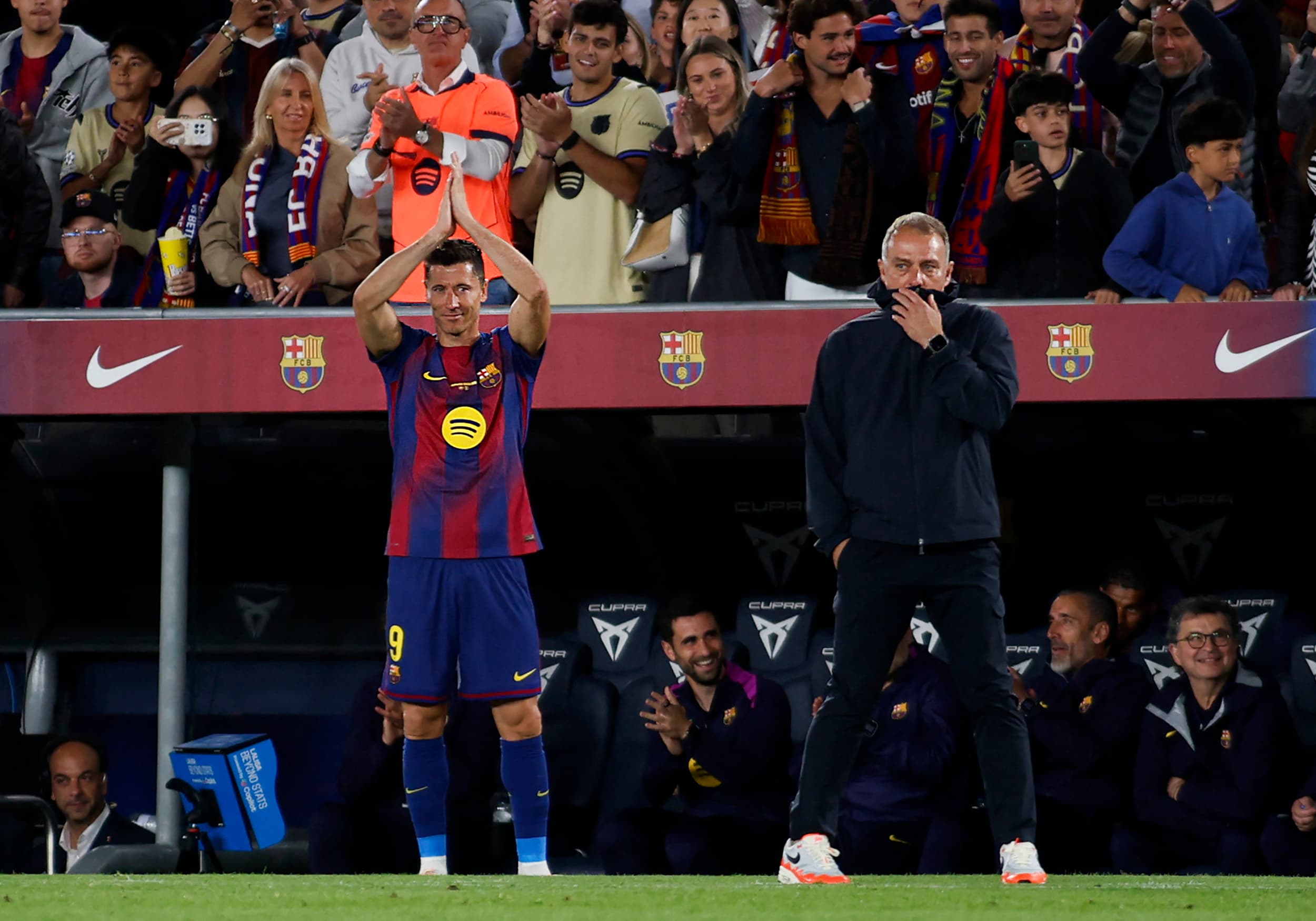 Lewandowski cracks into Barça's top 10 all-time scorers on final appearance