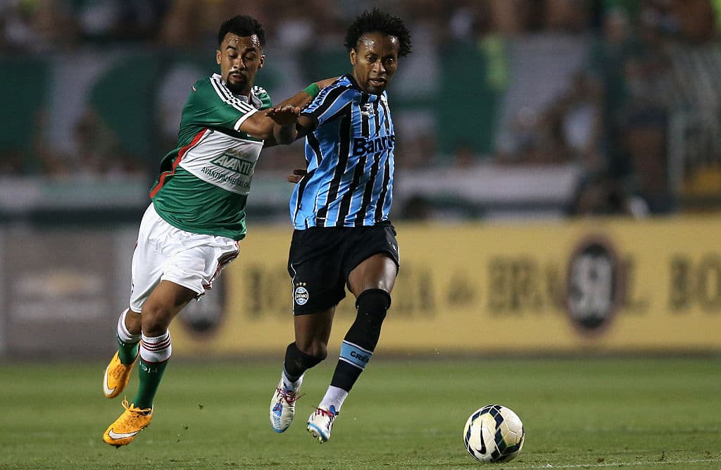 Zé Roberto visits training ground and hails his time at Grêmio