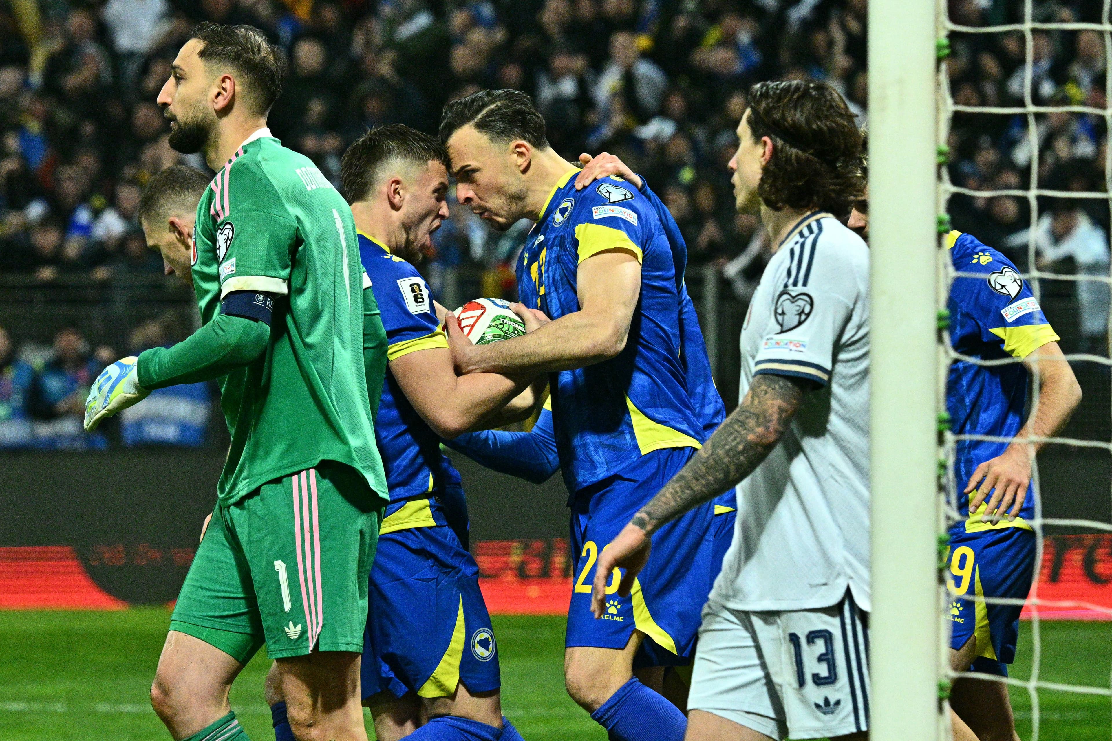 🚨 Drama in Bosnia: Italy, down to ten men, go to extra time