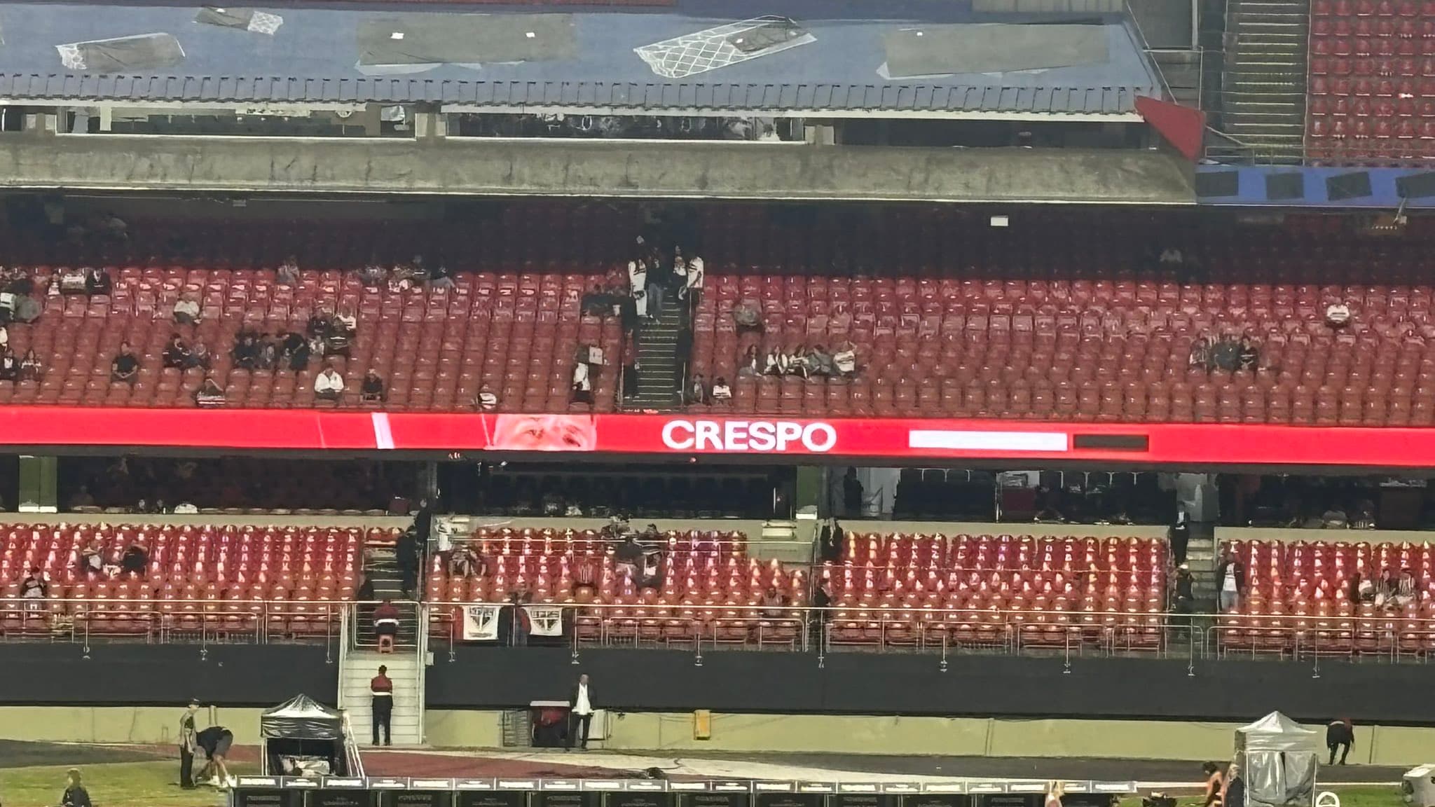 Morumbis shows ex-manager's name instead of Roger Machado 👀