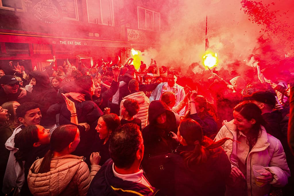 🎥 Champions already! Eindhoven fans are going wild right now