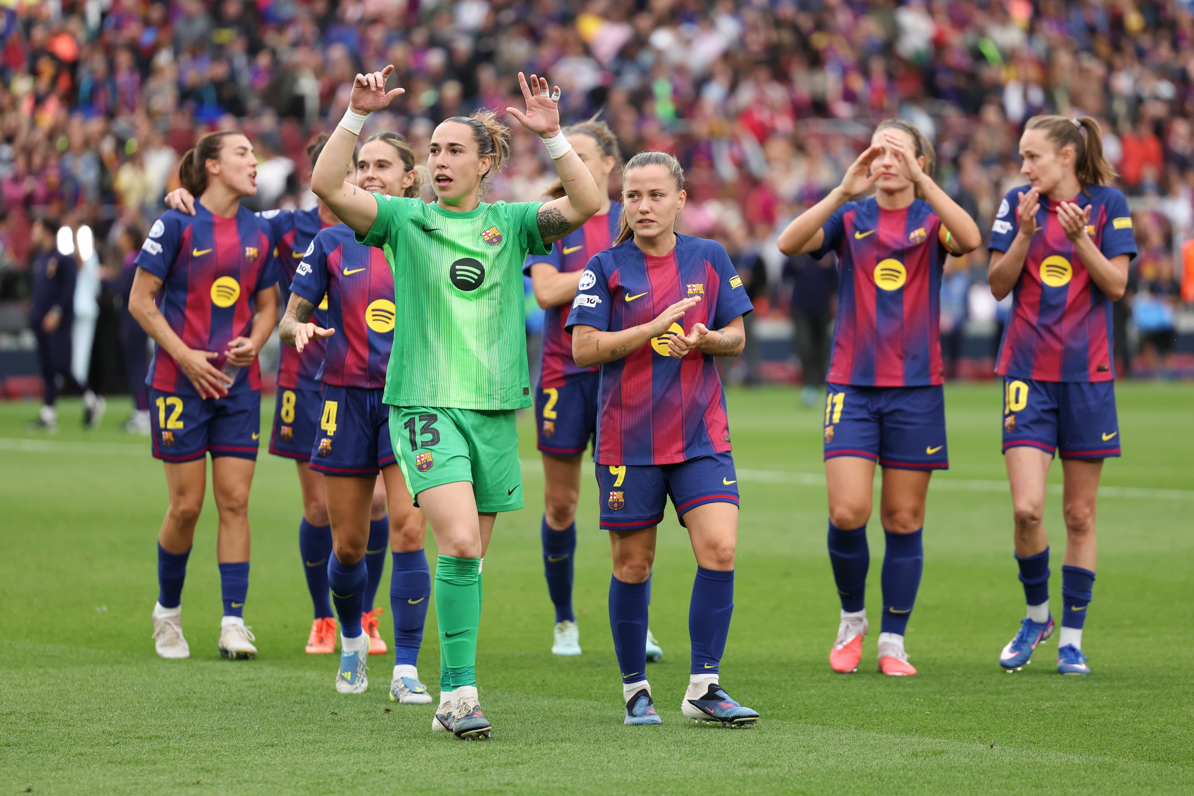 ✅ All together, Barça's squad for the Women's Champions League final