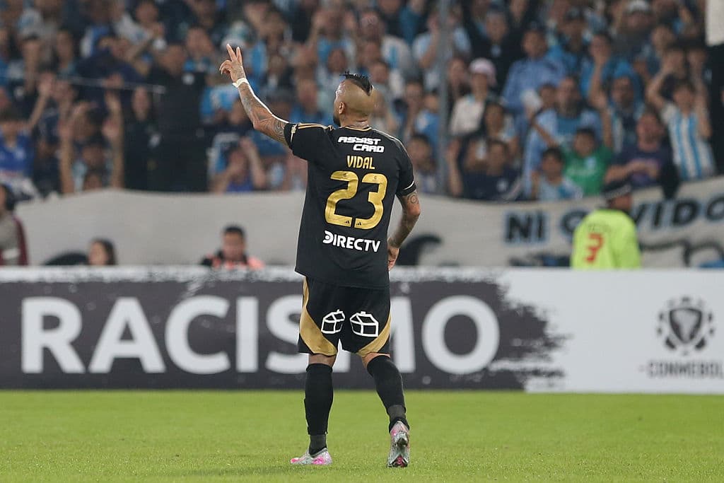 Colo Colo face Concepción to defend top spot