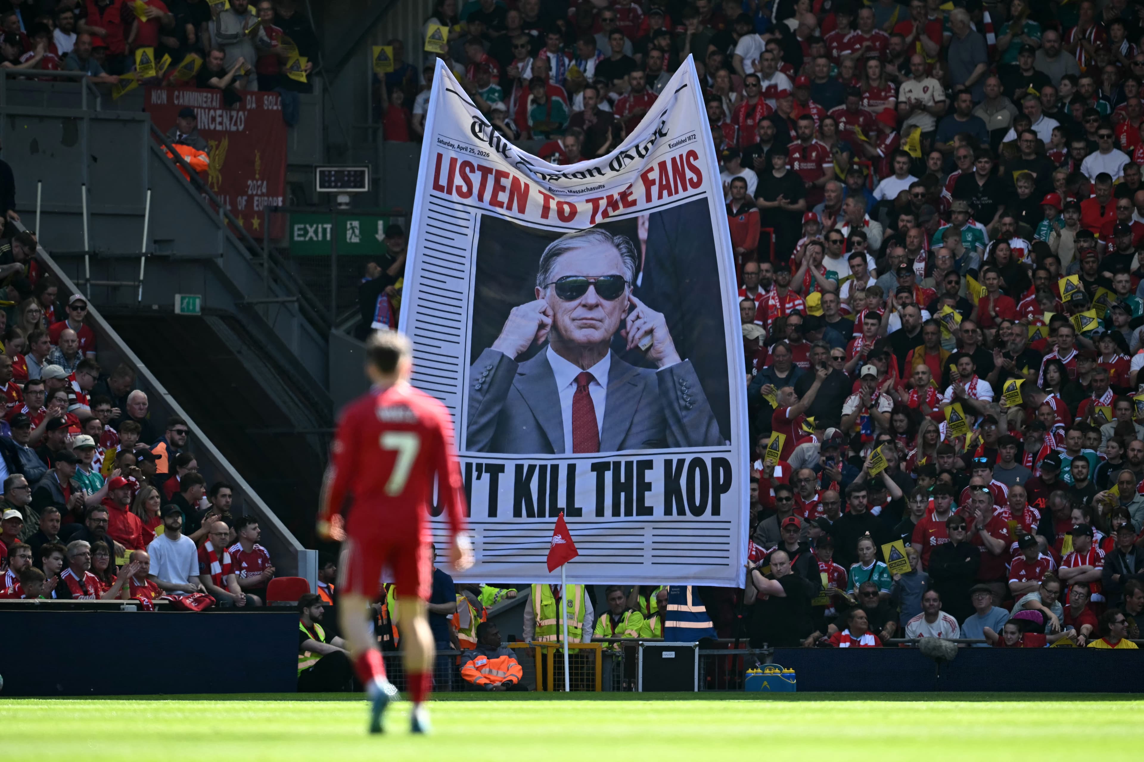 📸 Liverpool fans continue protest against ticket price increases