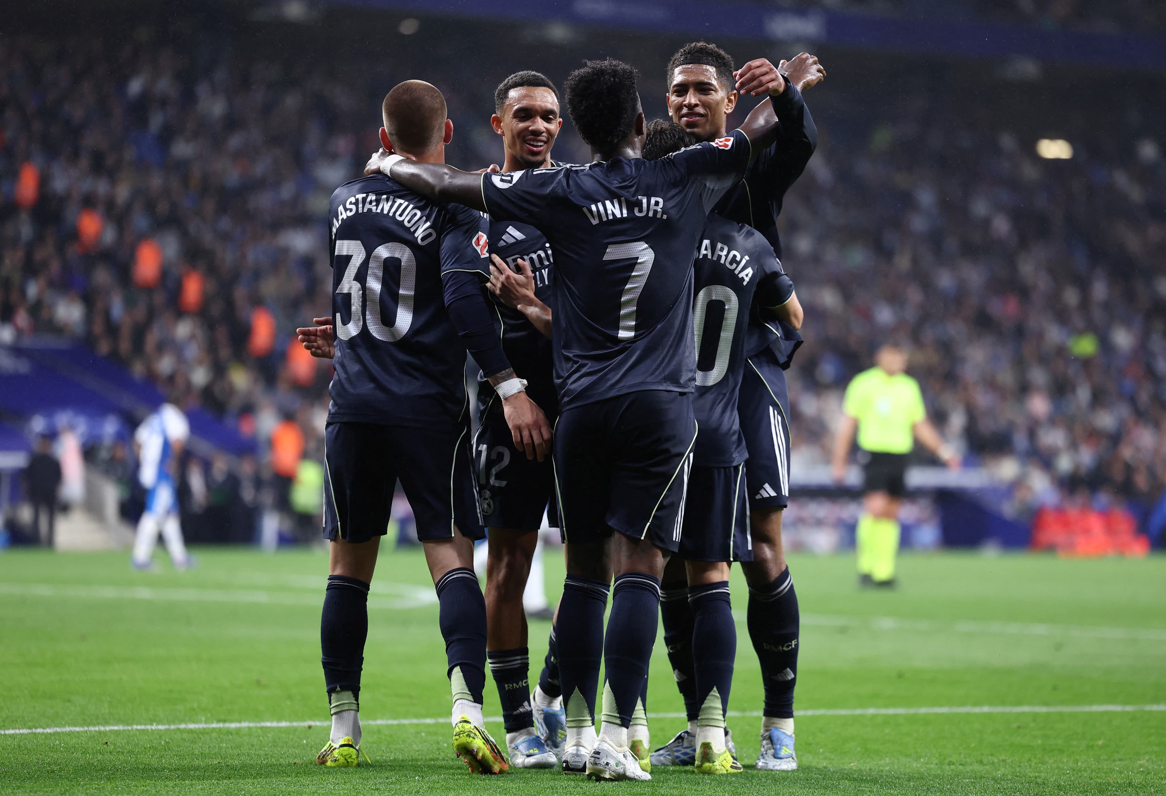 🗞️Today’s headlines: title party delayed, Barça into the final