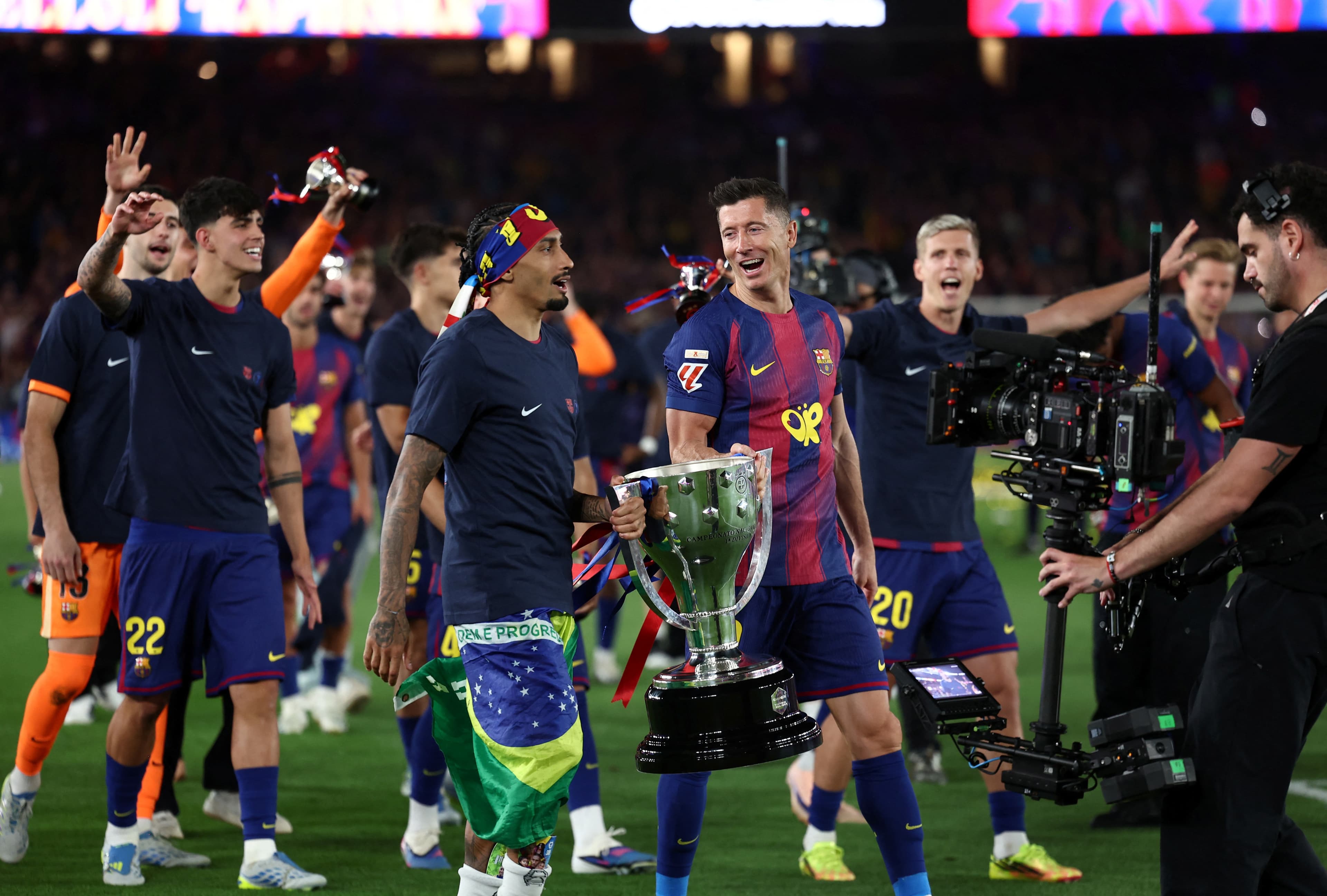 🥐 Barça rule La Liga, Nico concern... 5️⃣ stories to start Monday