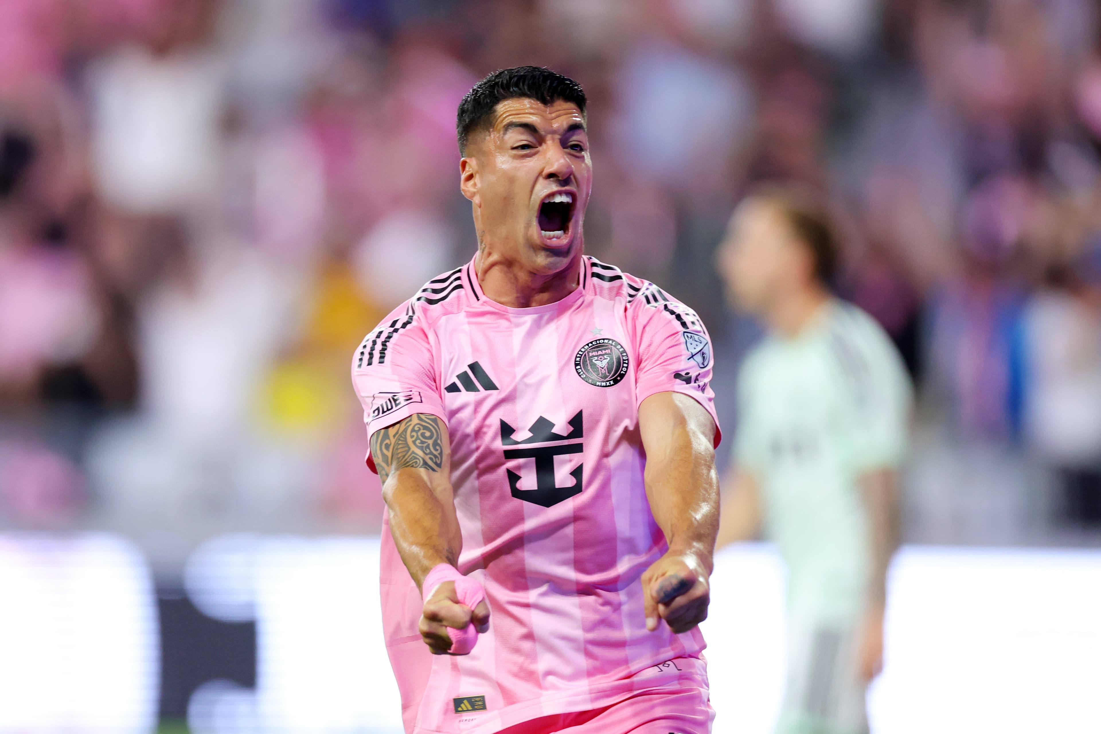 🎥 Banger, hero keeper, goal glut: crazy night in MLS 🇺🇸 🧨