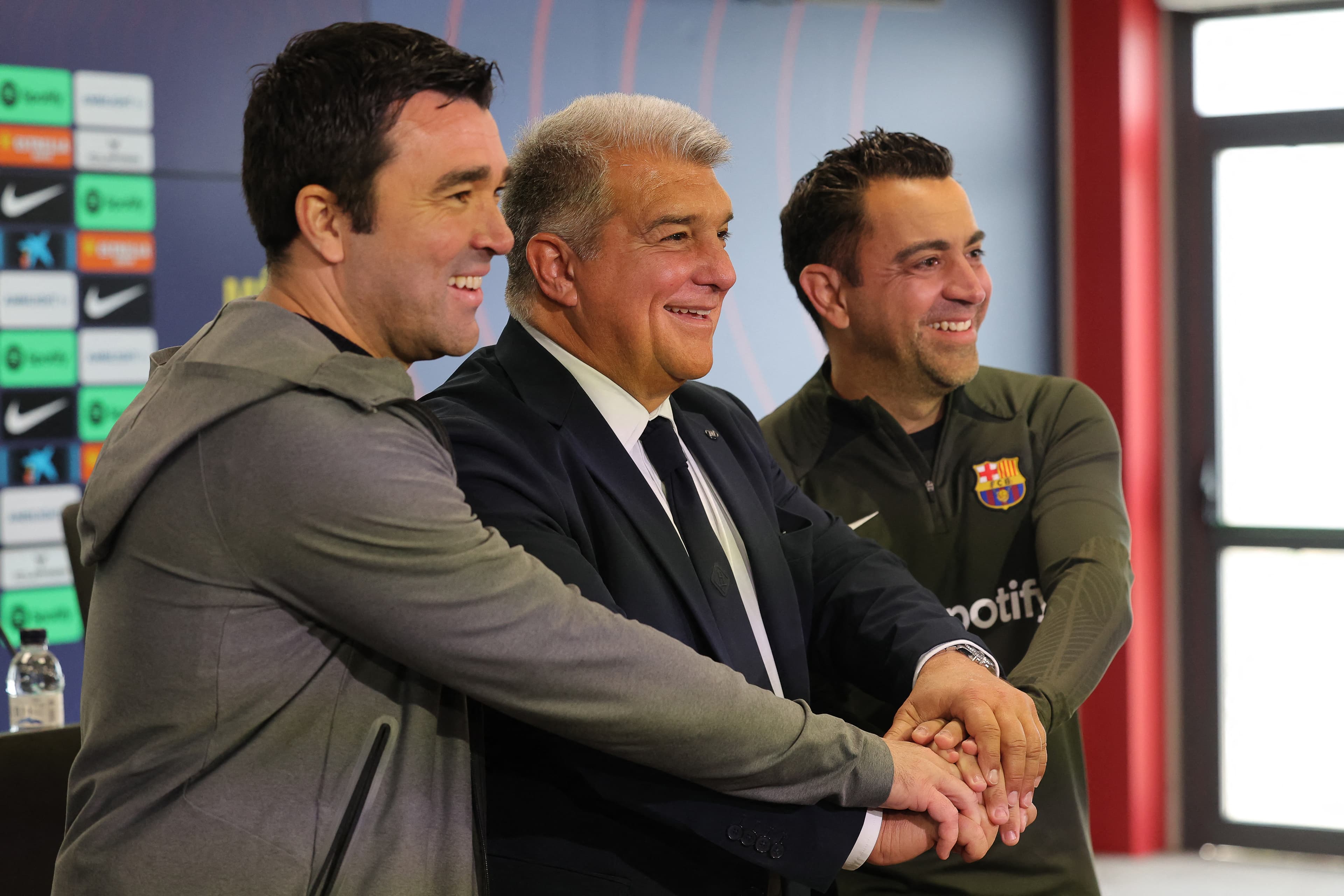 🤔 Chelsea weigh up ex-Barcelona boss to take charge