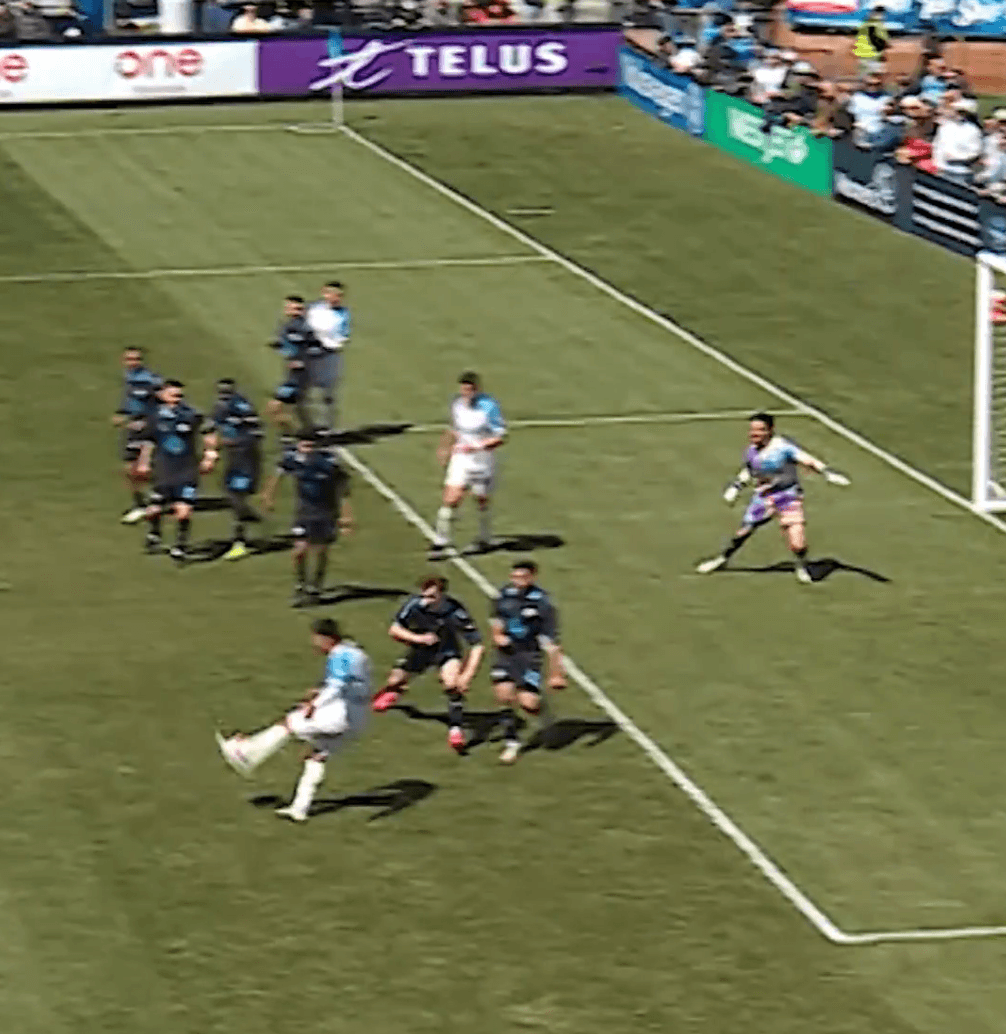 🎥 Offside revolution: first goal scored under Wenger's law 😱