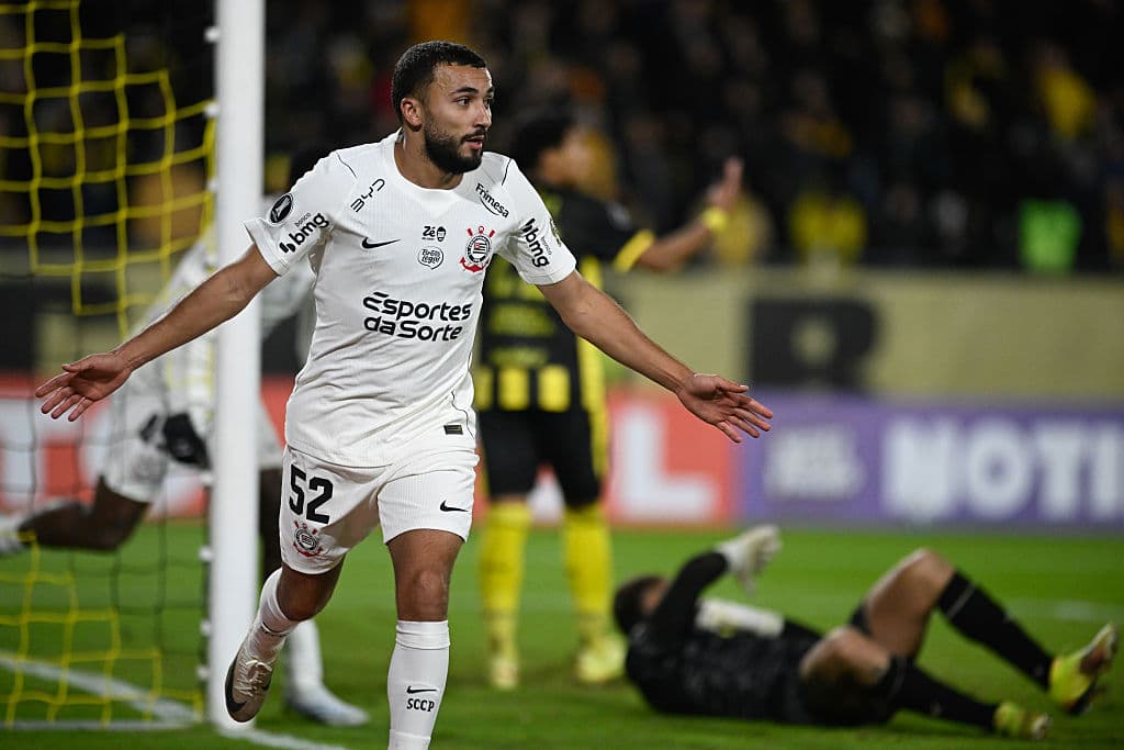 📹 Corinthians draw in Uruguay to seal top spot in Libertadores group