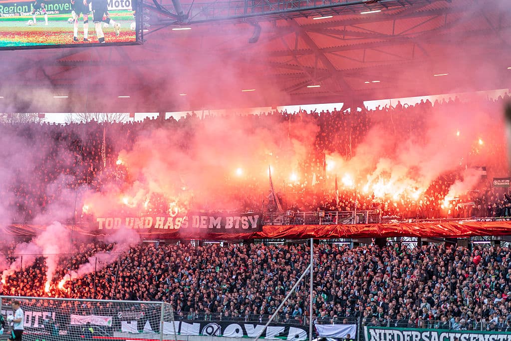 📸 Lower Saxony derby in Hannover: fans put on a stunning display!