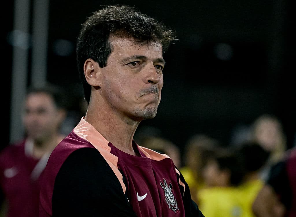 Diniz calls referee a phoney, more controversy in Mirassol v Corinthians