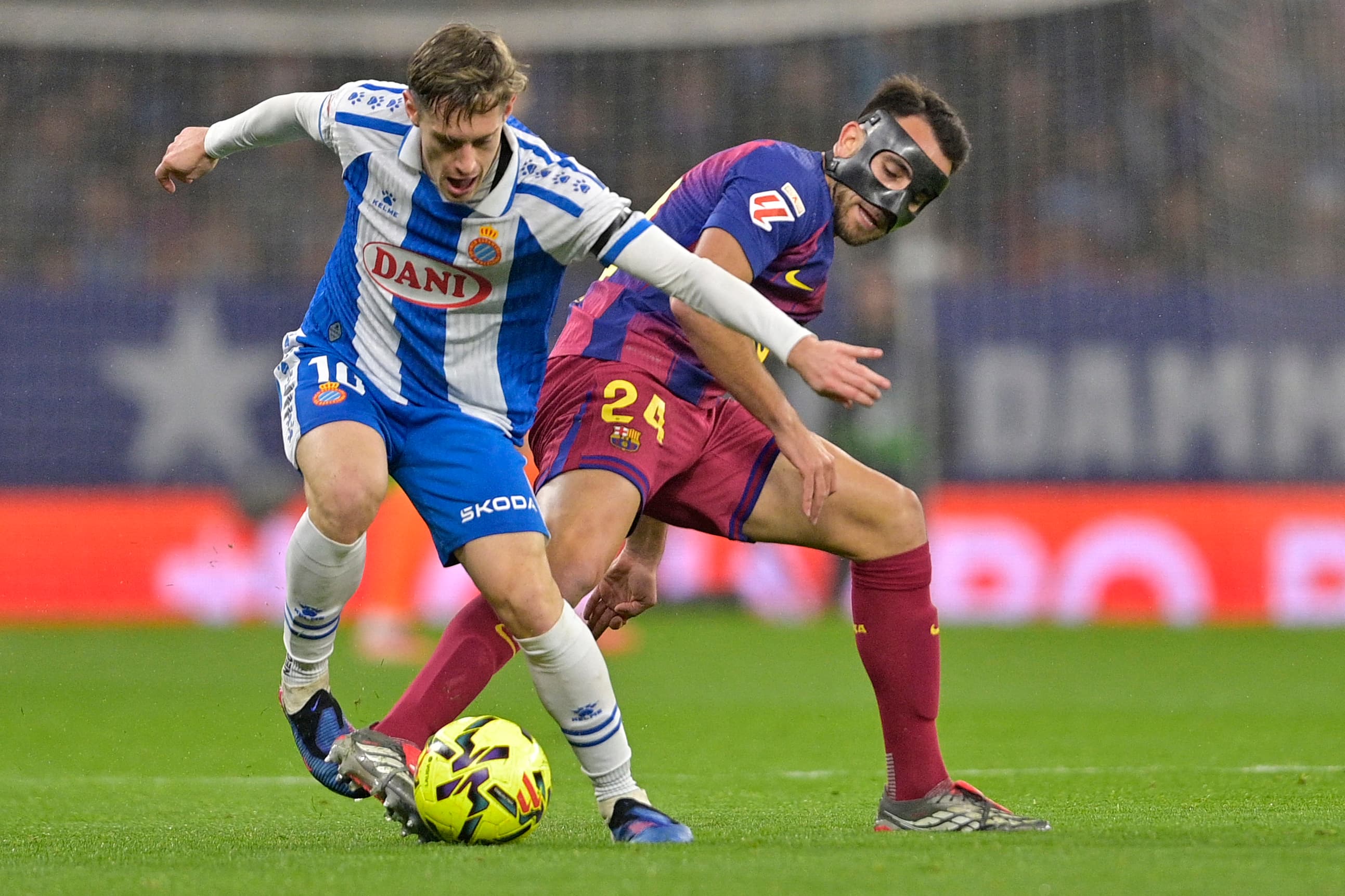 Today's 5️⃣ stories: 🥐 Munich or nothing, controversy and Catalan derby