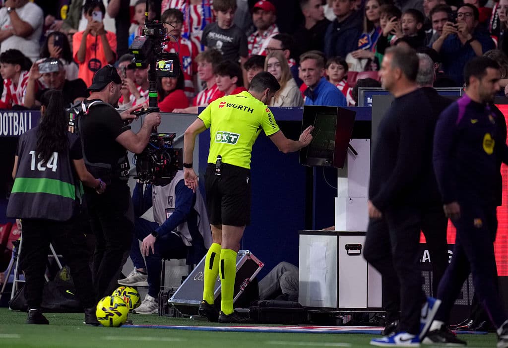 💥Crisis in refereeing: the RFEF furious over VAR use