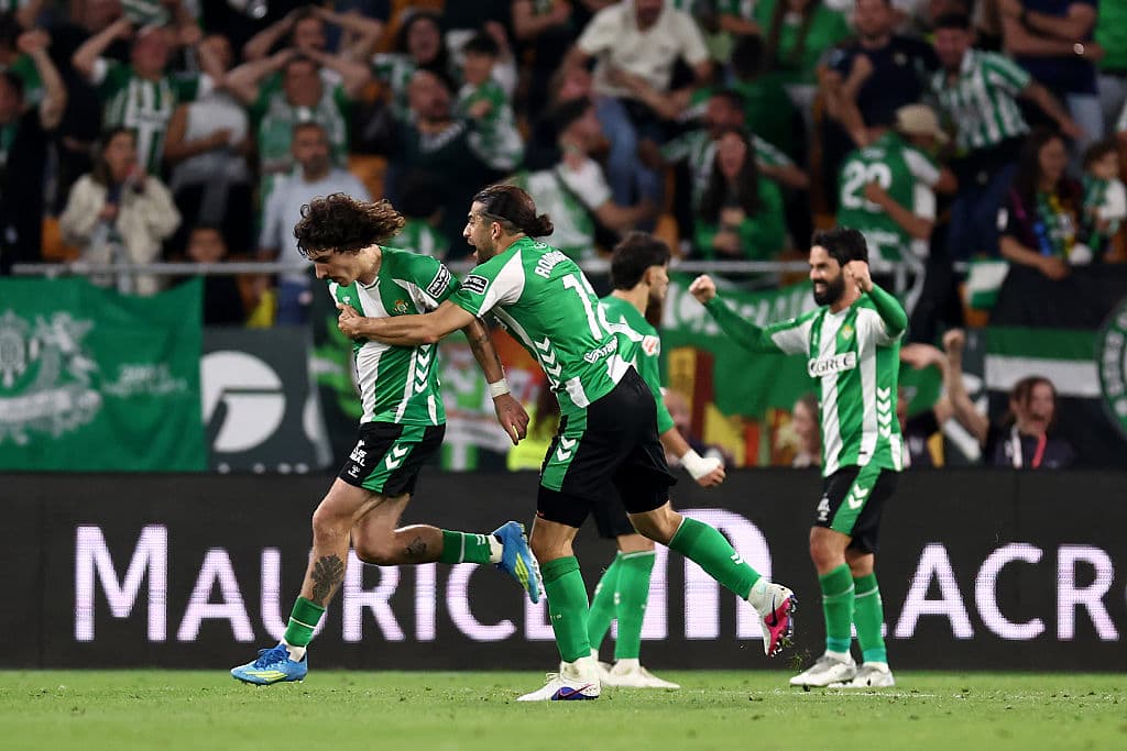 🎥 Madness! Betis score at 94', deny Real and boost Barcelona