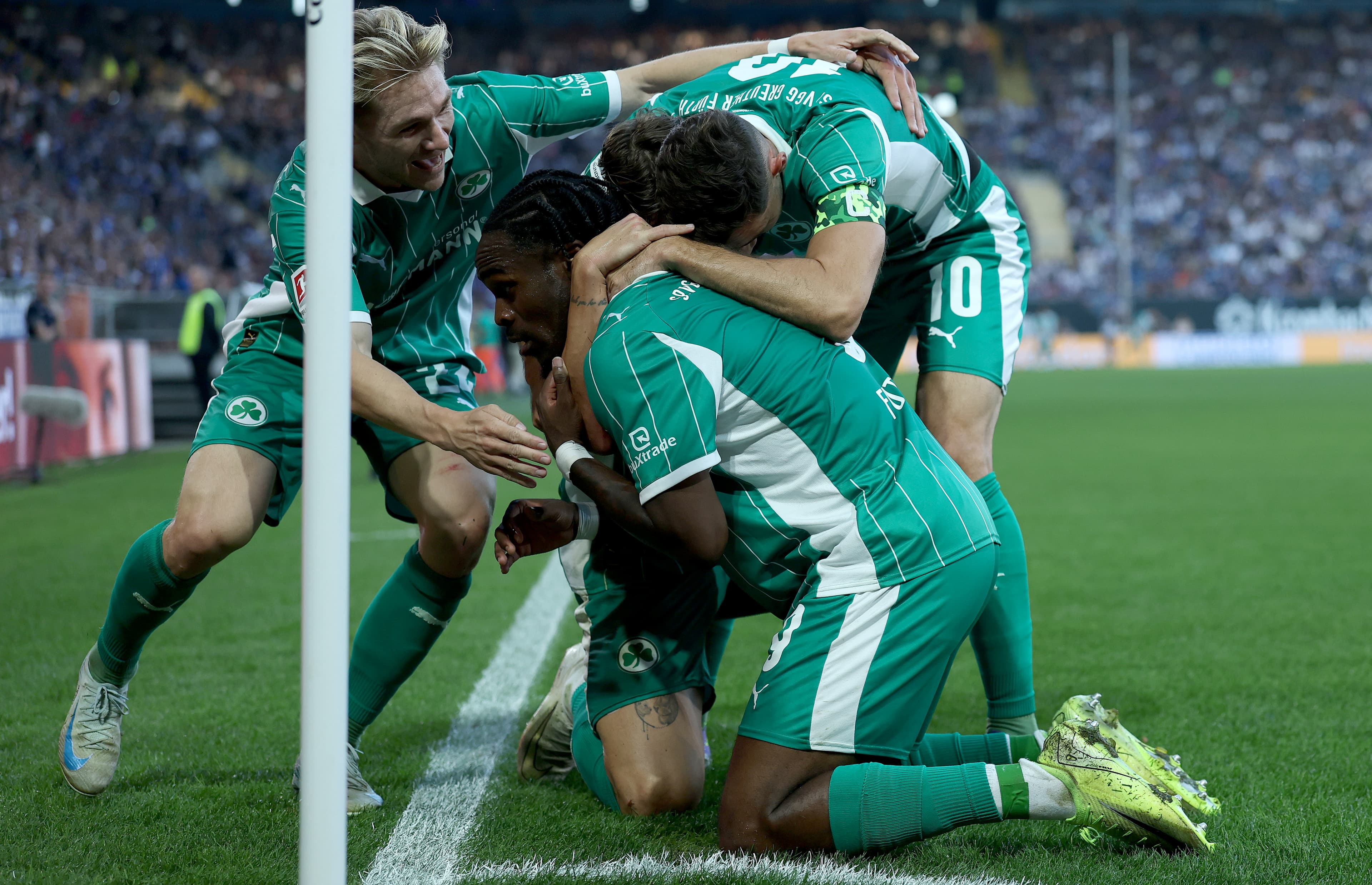 Germany's strongest back? This pro carries his team on his own