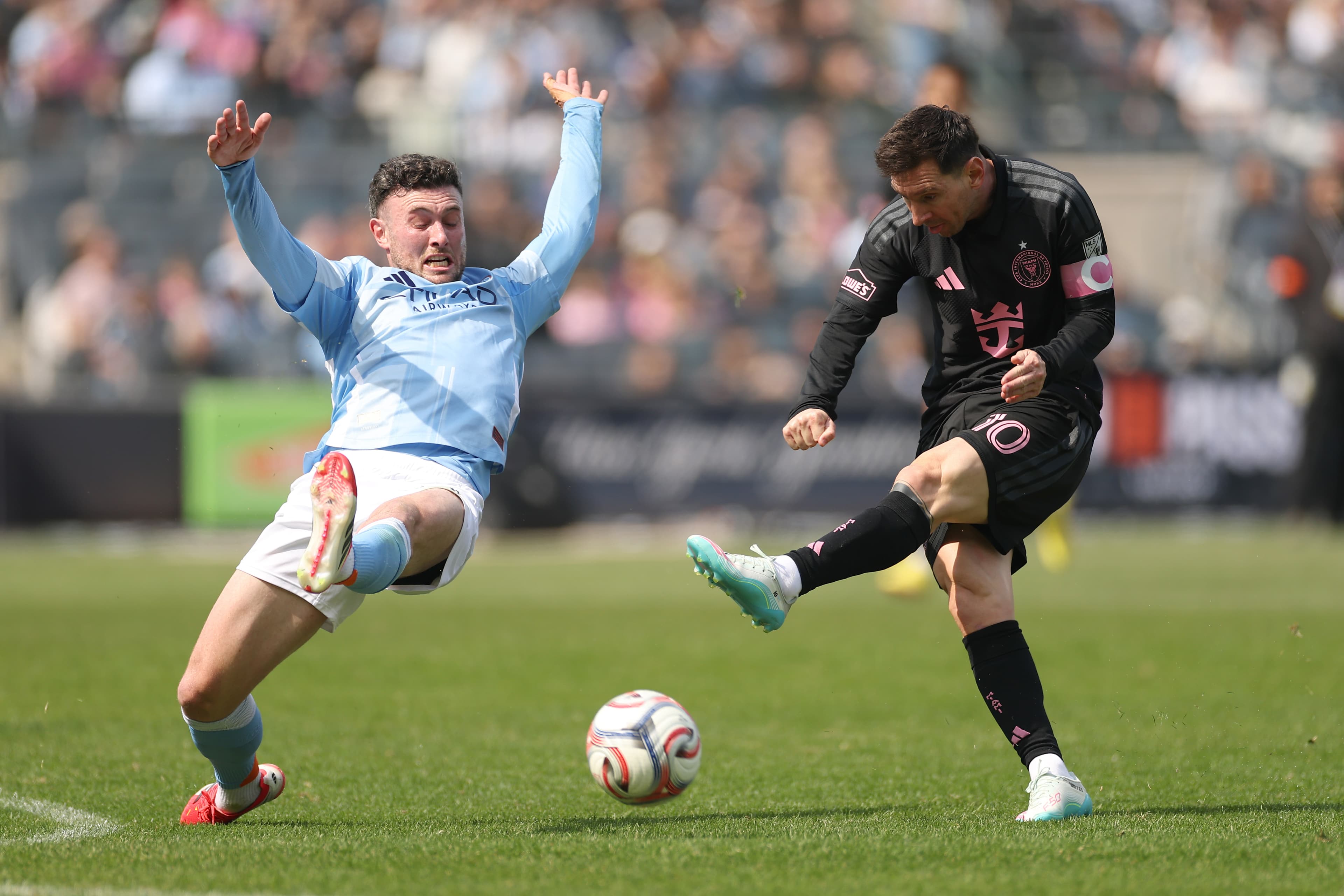 🎥 Free-kick GOAT in the making? Messi nets his 901st career goal