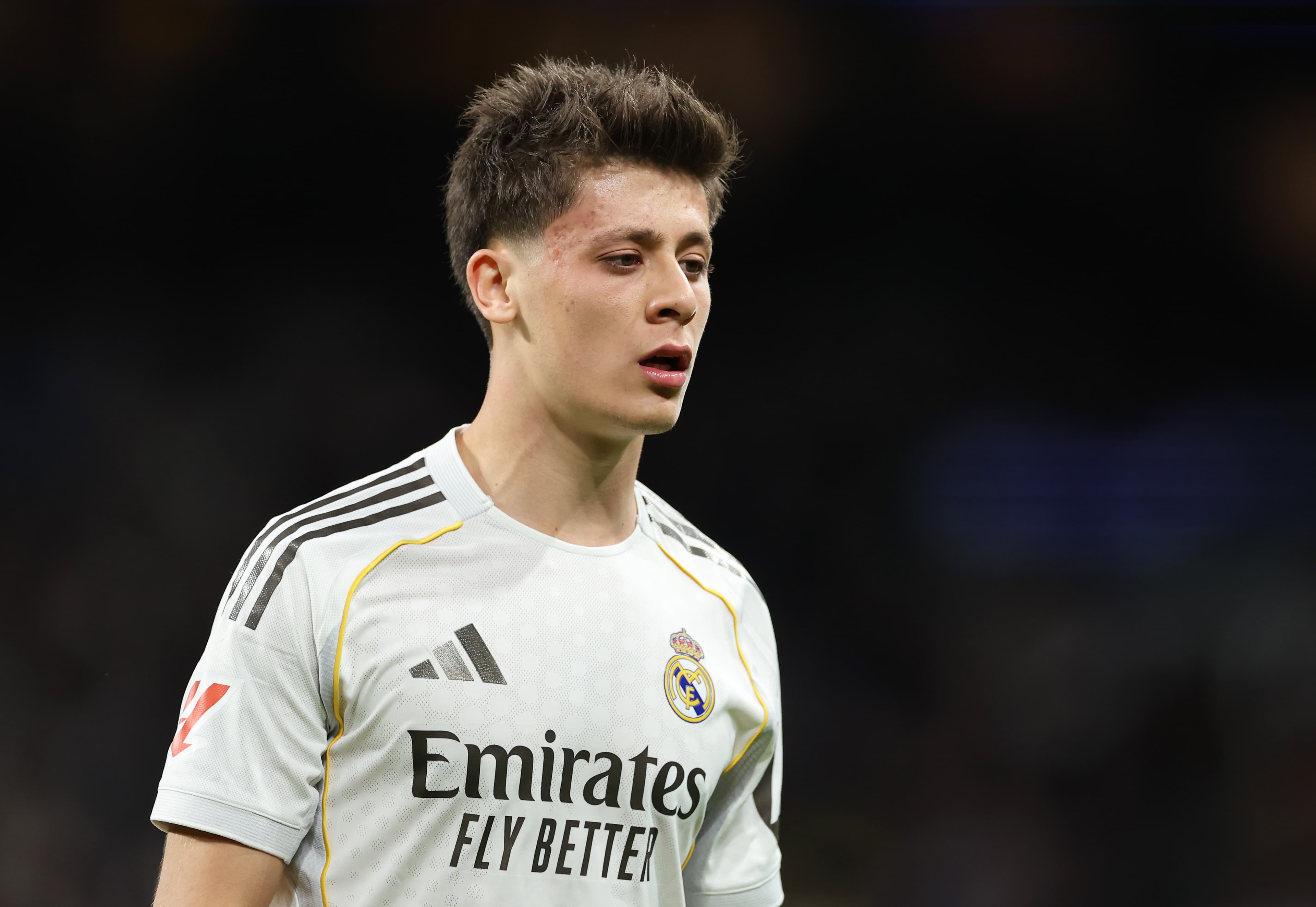 Goal! Arda Güller's Spectacular 70-Yard Dazzle Powers Her Team to a Dominant 1-0 Victory! 🏫